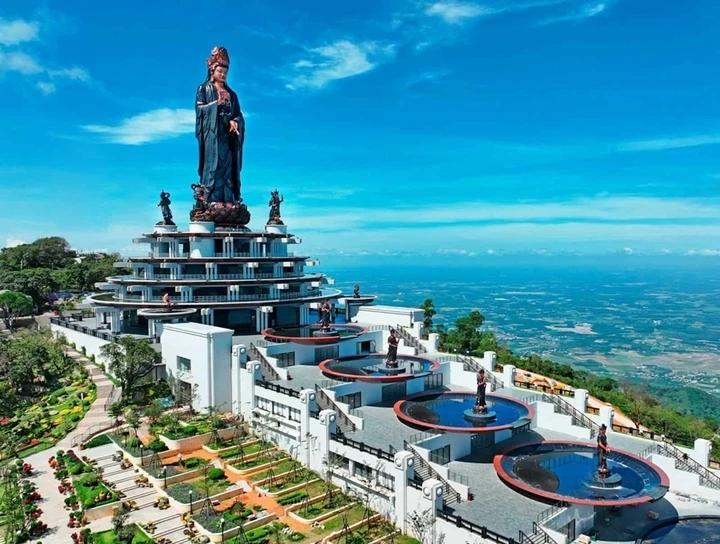 Soi giá những tour du lịch tâm linh 3 miền hút khách nhất đầu năm 2026 Soi giá những tour du lịch tâm linh 3 miền hút khách nhất đầu năm 2026