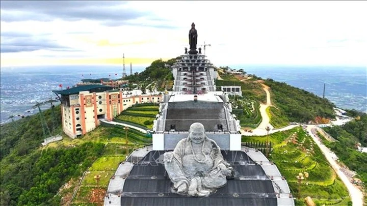 Soi giá những tour du lịch tâm linh 3 miền hút khách nhất đầu năm 2026 Soi giá những tour du lịch tâm linh 3 miền hút khách nhất đầu năm 2026