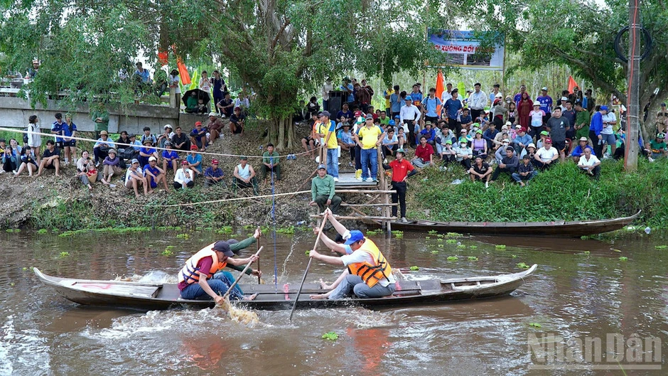 Sôi nổi các hoạt động tại sự kiện “Hương rừng U Minh năm 2026” Sôi nổi các hoạt động tại sự kiện “Hương rừng U Minh năm 2026”