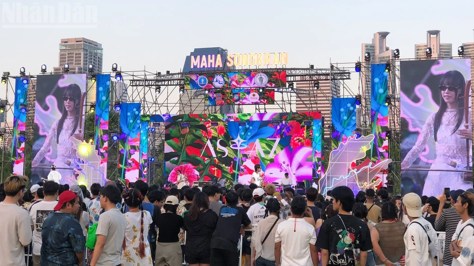 Songkran tạo động lực cho ngành công nghiệp không khói Thái Lan Songkran tạo động lực cho ngành công nghiệp không khói Thái Lan