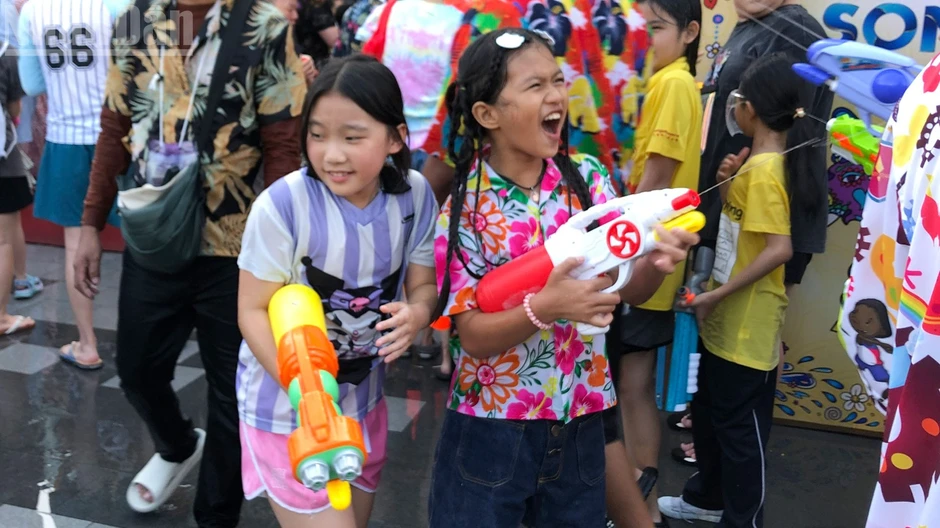 Songkran tạo động lực cho ngành công nghiệp không khói Thái Lan Songkran tạo động lực cho ngành công nghiệp không khói Thái Lan