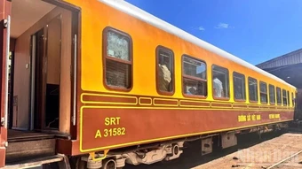 Tàu di sản Huế-Phong Nha triển khai nhiều dịch vụ ưu đãi cho khách đi tàu