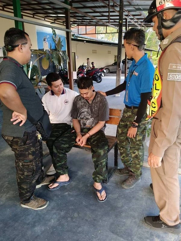 Thái Lan: Nữ du khách bị "đạn lạc" trúng mặt do nhân viên lau súng bất cẩn Thái Lan: Nữ du khách bị "đạn lạc" trúng mặt do nhân viên lau súng bất cẩn