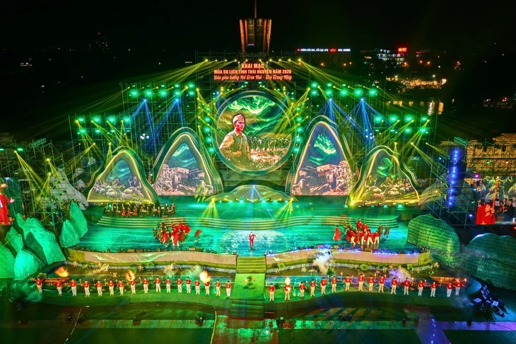 Thái Nguyên mở mùa du lịch với 'Hồ trên núi, trà trong mây'