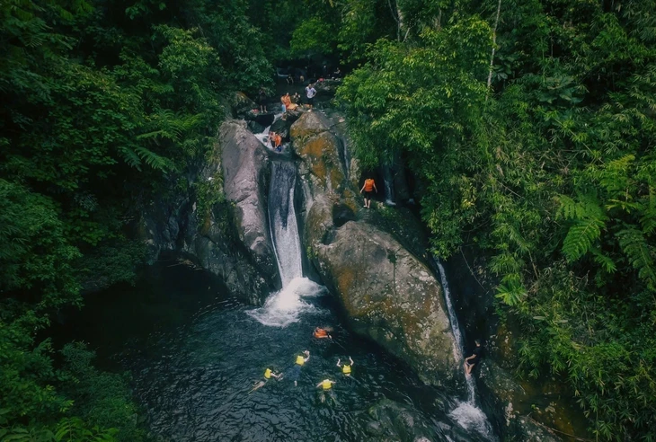 Thái Nguyên mở mùa du lịch với 'Hồ trên núi, trà trong mây'