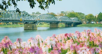 Thành phố ở miền Trung vào mùa du lịch lý tưởng, 'góc nào cũng đẹp'