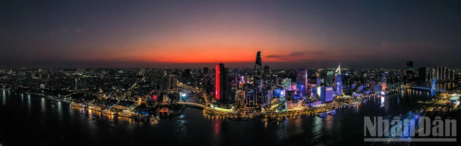 Tháo gỡ điểm nghẽn để du lịch trở thành ngành kinh tế mũi nhọn trong kỷ nguyên mới Tháo gỡ điểm nghẽn để du lịch trở thành ngành kinh tế mũi nhọn trong kỷ nguyên mới