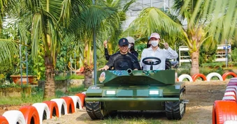 Tiết lộ 'công thức xê dịch’ mới của giới trẻ Việt Nam