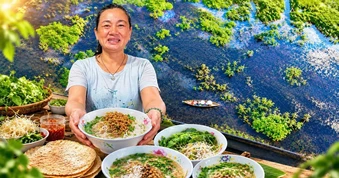 Tô bún 10.000 đồng ăm ắp thịt tôm cua ở tỉnh có 'điểm đến hấp dẫn nhất thế giới'