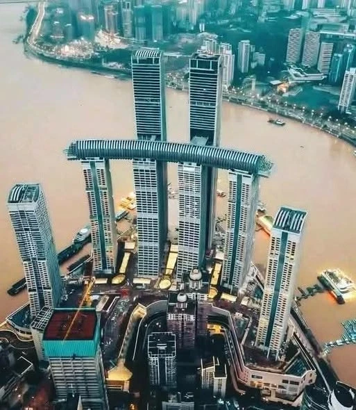 Tòa nhà chọc trời nằm ngang cao nhất thế giới, có cấu trúc thép 12.000 tấn Tòa nhà chọc trời nằm ngang cao nhất thế giới, có cấu trúc thép 12.000 tấn