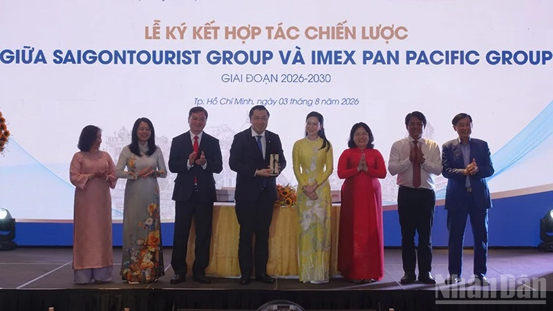 Tổng Công ty Du lịch Sài Gòn ký kết hợp tác cùng các đối tác chiến lược Tổng Công ty Du lịch Sài Gòn ký kết hợp tác cùng các đối tác chiến lược