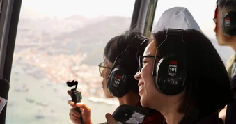 Tour trực thăng ngắm cảnh phục vụ 48 khách trong ngày đầu khai thác