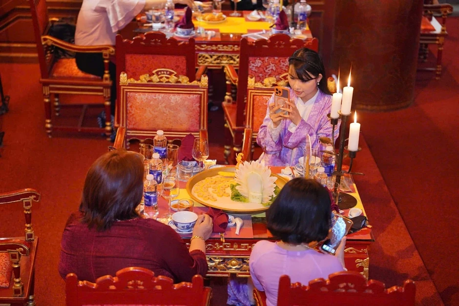 TP Huế 'lột xác' với chiến lược kinh tế đêm từ di sản TP Huế 'lột xác' với chiến lược kinh tế đêm từ di sản