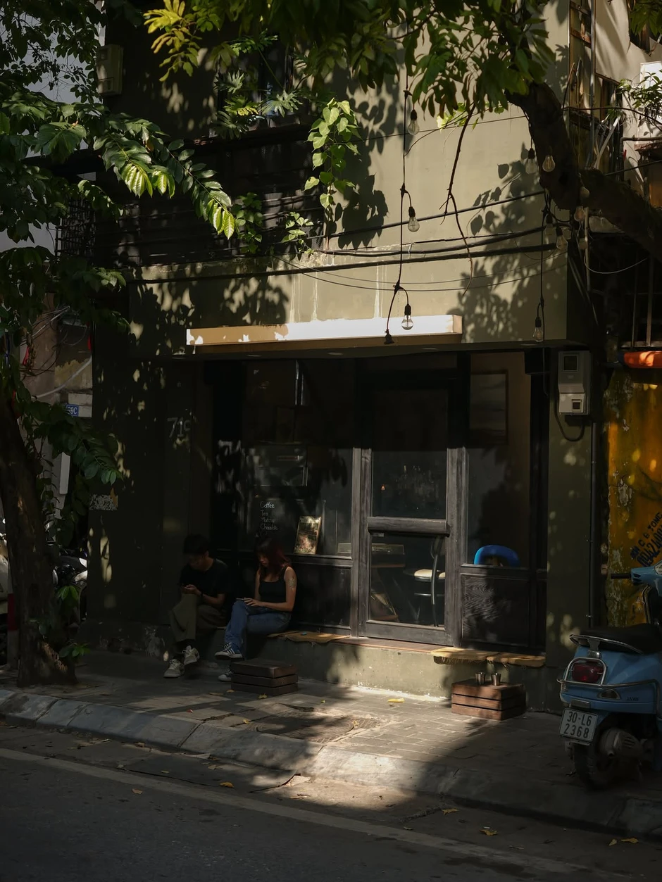 Trải nghiệm mùa thu Hà Nội: 10 quán cà phê có góc nhìn tuyệt đẹp