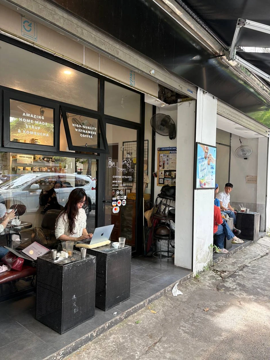 Trải nghiệm mùa thu Hà Nội: 10 quán cà phê có góc nhìn tuyệt đẹp