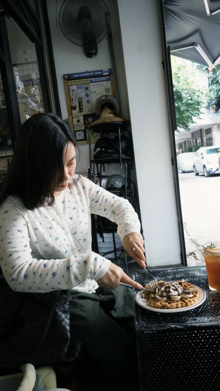 Trải nghiệm mùa thu Hà Nội: 10 quán cà phê có góc nhìn tuyệt đẹp