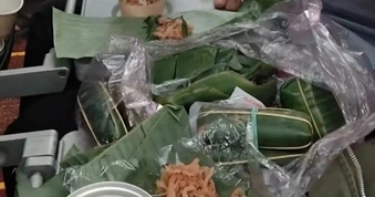 Tranh cãi hành khách bóc nem thính, uống bia trên máy bay