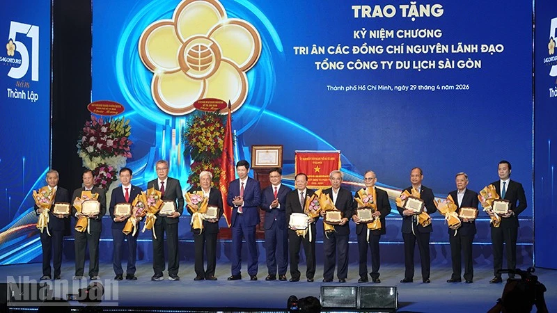Trao Huân chương Lao động hạng Nhất cho Tổng Công ty Du lịch Sài Gòn