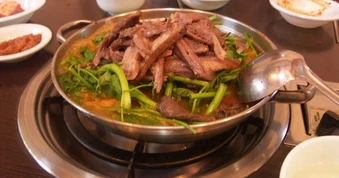 Trước ngày khai tử ngành thịt chó ở Hàn Quốc: Hàng quán ế ẩm