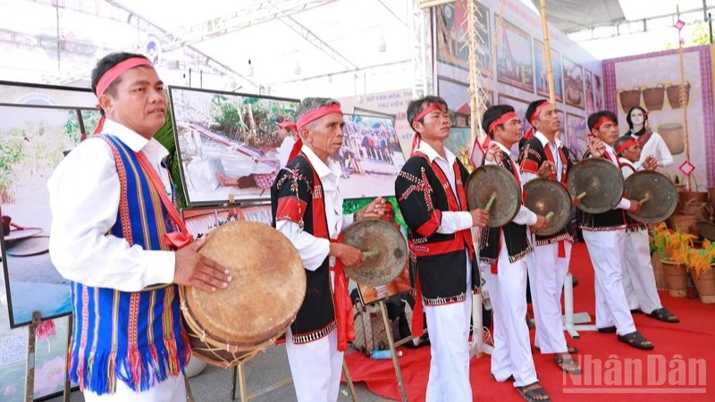 Văn hóa truyền thống Chăm “hút hồn” du khách Văn hóa truyền thống Chăm “hút hồn” du khách