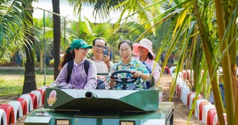 Vé máy bay đắt đỏ ngày hè, doanh nghiệp phải đổi 'chiến thuật' giữ khách