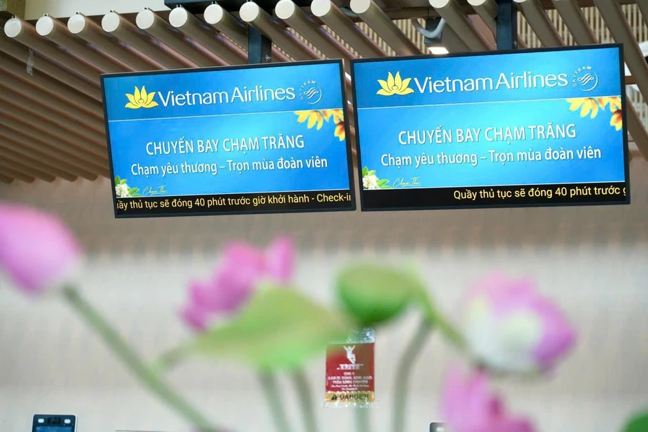 Vietnam Airlines mang sắc màu Trung thu truyền thống lên ‘Chuyến bay Chạm Trăng’ Vietnam Airlines mang sắc màu Trung thu truyền thống lên ‘Chuyến bay Chạm Trăng’
