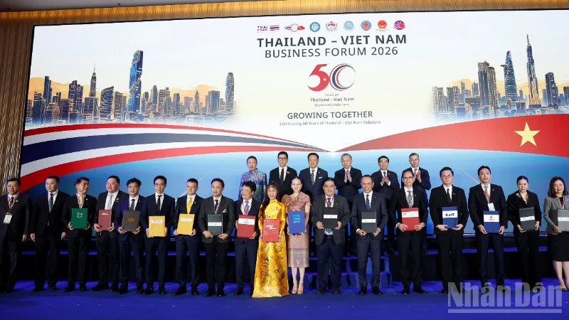 Vietnam Airlines mở rộng hợp tác chiến lược, công bố đường bay thẳng Thành phố Hồ Chí Minh-Phuket Vietnam Airlines mở rộng hợp tác chiến lược, công bố đường bay thẳng Thành phố Hồ Chí Minh-Phuket