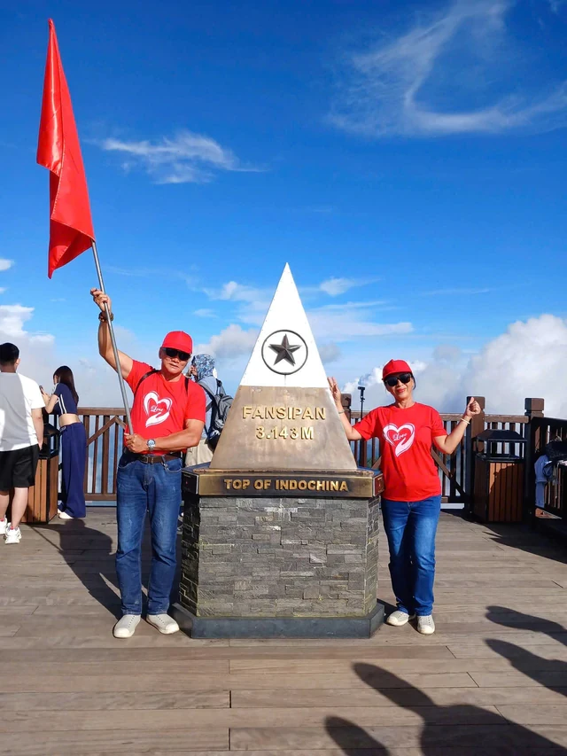 Vợ chồng U70 'giải bài toán khó' khi đi du lịch: Không được thưởng thức hết món ngon, cảnh đẹp Vợ chồng U70 'giải bài toán khó' khi đi du lịch: Không được thưởng thức hết món ngon, cảnh đẹp