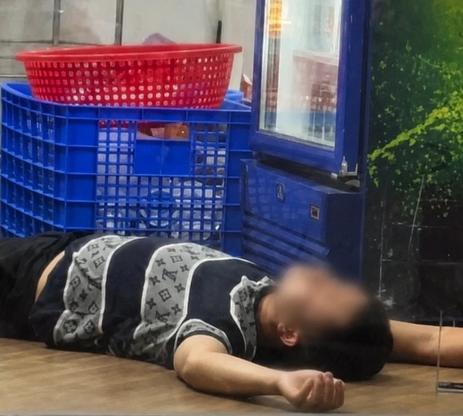 Vụ chàng trai bị bạn bỏ lại với hoá đơn 16 triệu: Cô gái đã chuyển 8 triệu Vụ chàng trai bị bạn bỏ lại với hoá đơn 16 triệu: Cô gái đã chuyển 8 triệu
