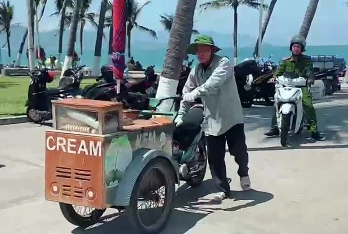Vụ hét giá 100.000 đồng một cây kem: Bước đầu xác định có 2 hành vi vi phạm Vụ hét giá 100.000 đồng một cây kem: Bước đầu xác định có 2 hành vi vi phạm