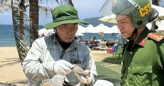 Vụ hét giá 100.000 đồng một cây kem: Tạm giữ xe bán dạo