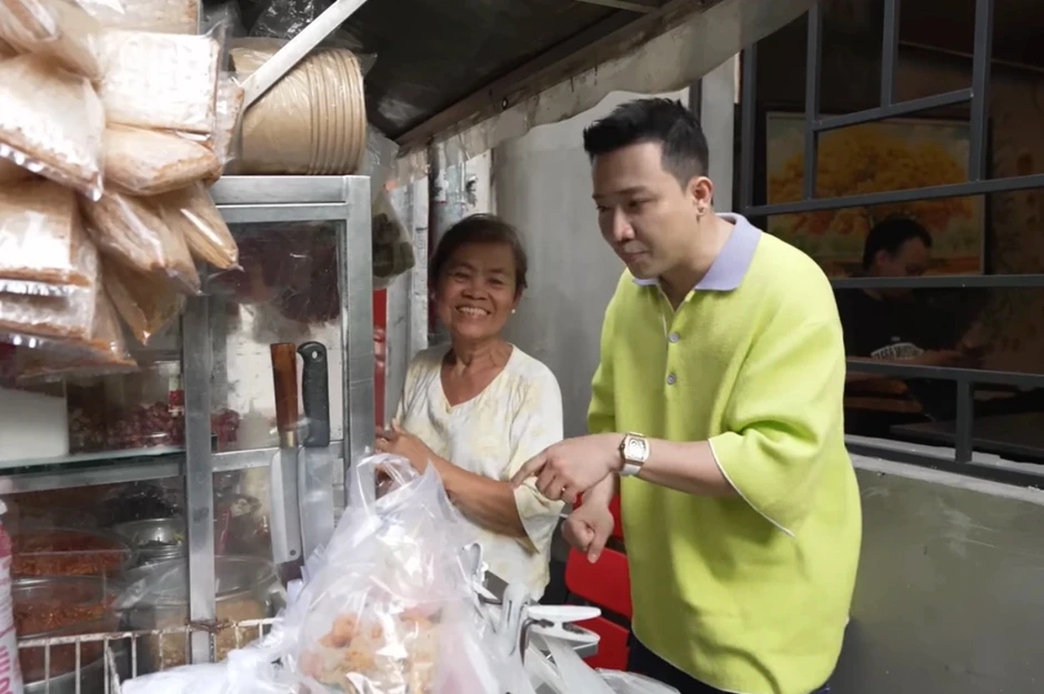 Vừa được Trấn Thành khen ngon, quán bánh tráng ở TPHCM đã... tăng giá? Vừa được Trấn Thành khen ngon, quán bánh tráng ở TPHCM đã... tăng giá?