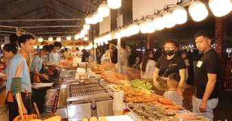 Vũng Tàu giữ du khách bằng kinh tế đêm