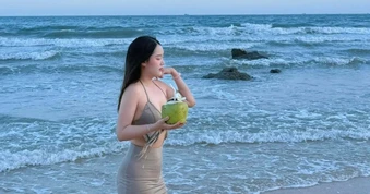 Vũng Tàu kín phòng cuối tuần, gia đình 10 người gọi "cháy máy" không có chỗ