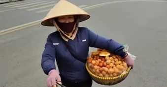 Xác minh vụ khách nước ngoài mua 11 chiếc bánh rán 420.000 đồng ở phố cổ