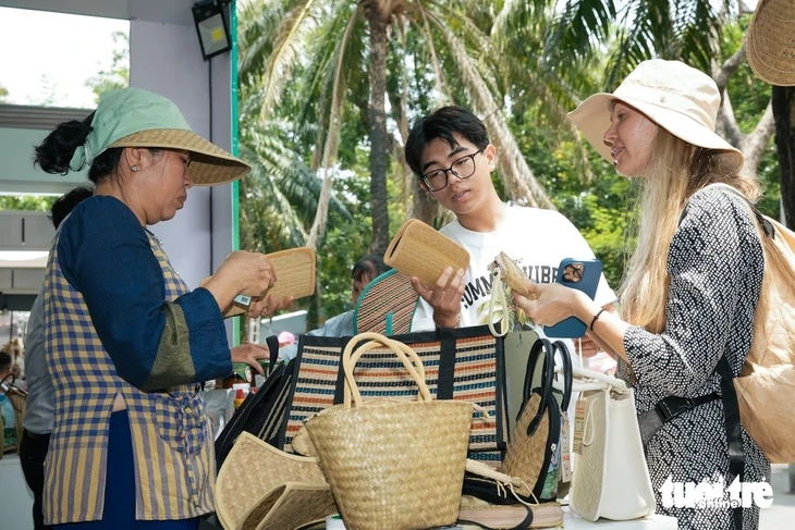 Xem xiếc, ăn ngon, trải nghiệm văn hóa 3 miền ở Ngày hội Du lịch TP.HCM Xem xiếc, ăn ngon, trải nghiệm văn hóa 3 miền ở Ngày hội Du lịch TP.HCM
