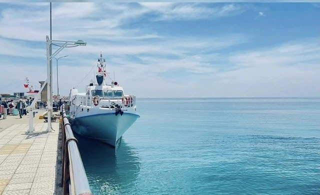 Xuất hiện cảnh tượng hiếm gặp trên biển miền Trung Xuất hiện cảnh tượng hiếm gặp trên biển miền Trung