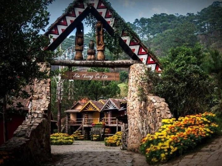 Ý nghĩa tên gọi làng Cù Lần và câu chuyện tình yêu độc đáo tại Đà Lạt Ý nghĩa tên gọi làng Cù Lần và câu chuyện tình yêu độc đáo tại Đà Lạt