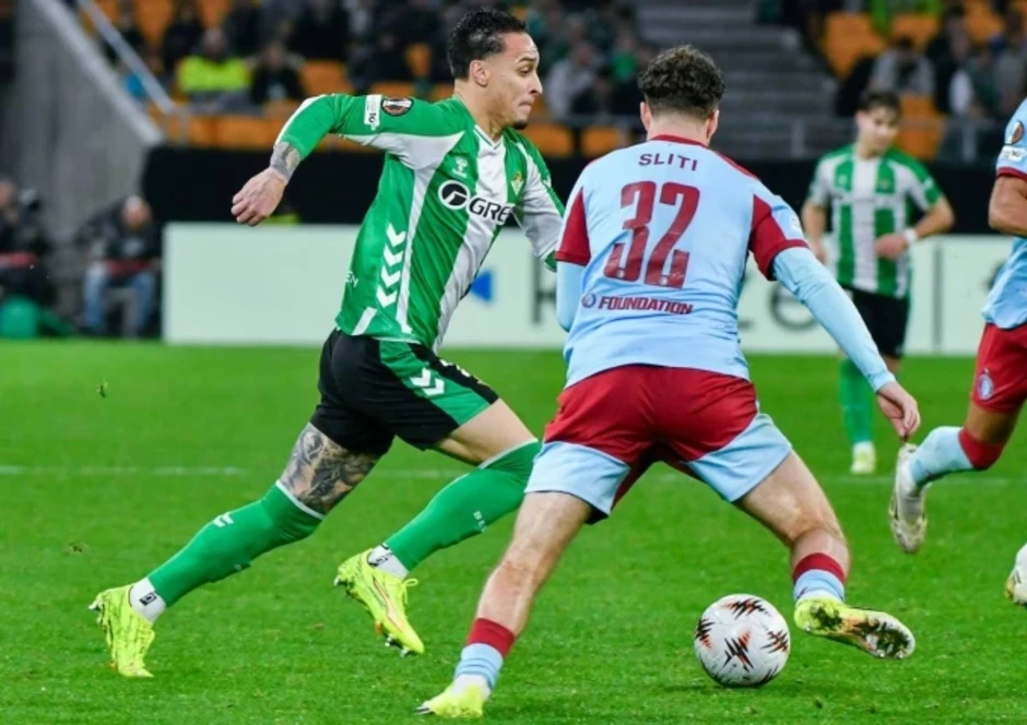 Antony đưa Betis vào vòng 1/8 Europa League Antony đưa Betis vào vòng 1/8 Europa League