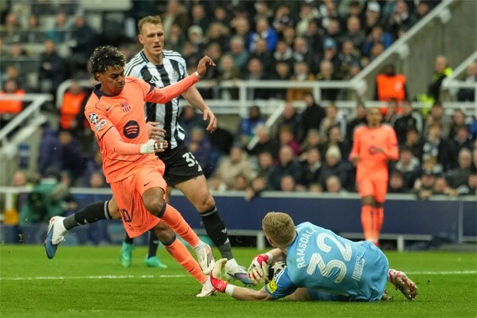 Barca lộ 'tử huyệt' có thể bị Newcastle khai thác Barca lộ 'tử huyệt' có thể bị Newcastle khai thác