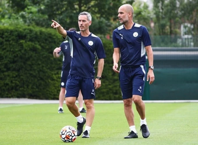 Carlos Vicens, 'cánh tay phải' của Pep Guardiola bước ra ánh sáng cùng Braga Carlos Vicens, 'cánh tay phải' của Pep Guardiola bước ra ánh sáng cùng Braga