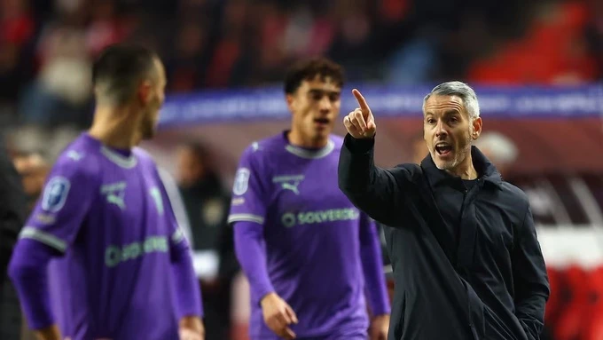Carlos Vicens, 'cánh tay phải' của Pep Guardiola bước ra ánh sáng cùng Braga Carlos Vicens, 'cánh tay phải' của Pep Guardiola bước ra ánh sáng cùng Braga