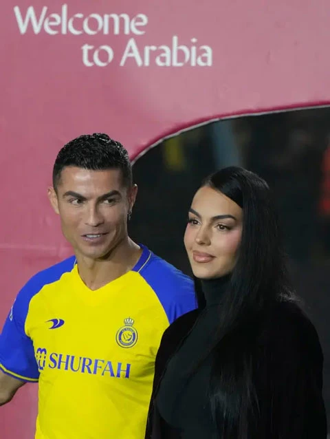 Cristiano Ronaldo, Georgina Rodriguez & Hành trình 10 năm tình yêu đáng ngưỡng mộ Cristiano Ronaldo, Georgina Rodriguez & Hành trình 10 năm tình yêu đáng ngưỡng mộ