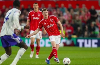 Elliot Anderson đưa Nottingham Forest tiến sát trận chung kết lịch sử