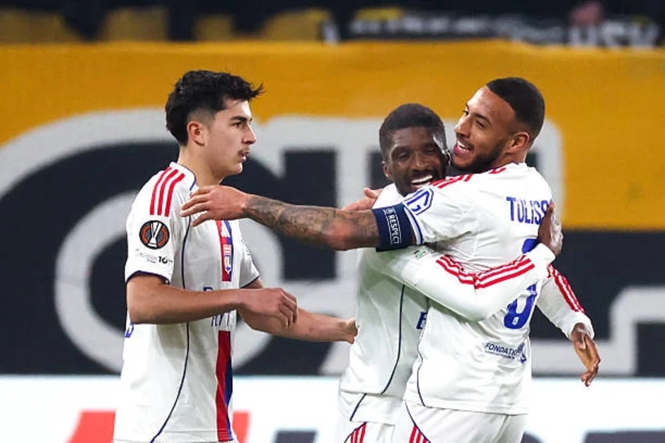 Lyon và Aston Villa vào vòng 1/8, Europa League chia tay 6 đội bóng