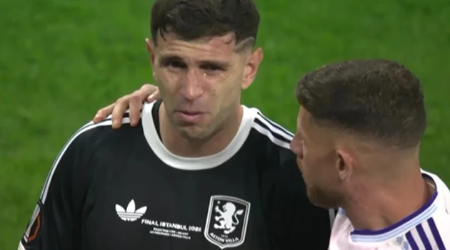 Martinez bật khóc nức nở trong ngày Aston Villa vô địch Europa League Martinez bật khóc nức nở trong ngày Aston Villa vô địch Europa League