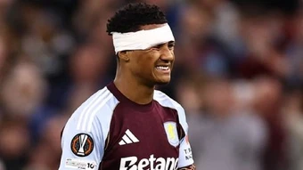 Ollie Watkins dính chấn thương kinh hoàng trong chiến thắng của Aston Villa