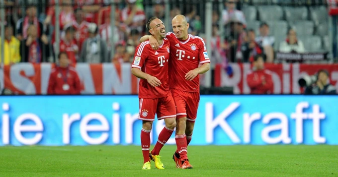 Ribery & cú đấm vào mặt Robben làm Bayern rung chuyển Ribery & cú đấm vào mặt Robben làm Bayern rung chuyển