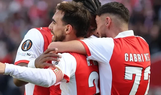 Soi trận Braga vs Real Betis: Bản lĩnh hàng thủ thách thức Antony Soi trận Braga vs Real Betis: Bản lĩnh hàng thủ thách thức Antony