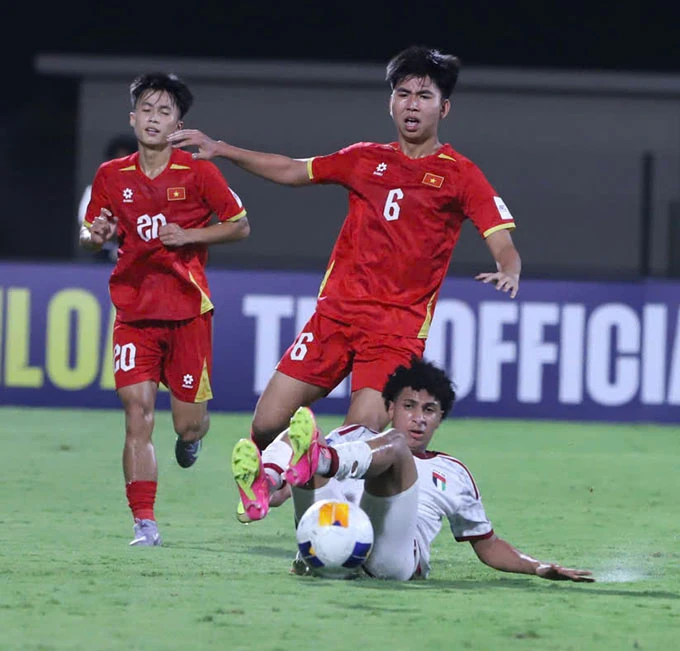 U17 Việt Nam thành công nhờ dám đá bóng U17 Việt Nam thành công nhờ dám đá bóng